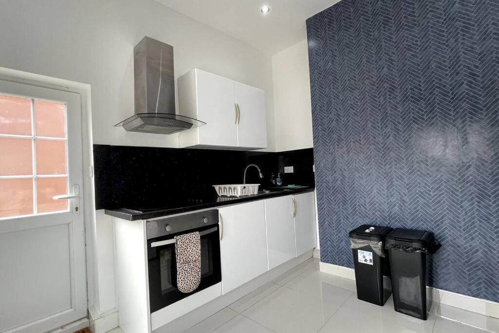 Luxury 2 Bed Duplex Apartment By Yo Room! - Leicester City- Free Parking Dış mekan fotoğraf