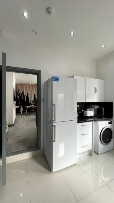 Luxury 2 Bed Duplex Apartment By Yo Room! - Leicester City- Free Parking Dış mekan fotoğraf